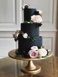 Decorate With Flowers, Black Wedding Cake Idea
