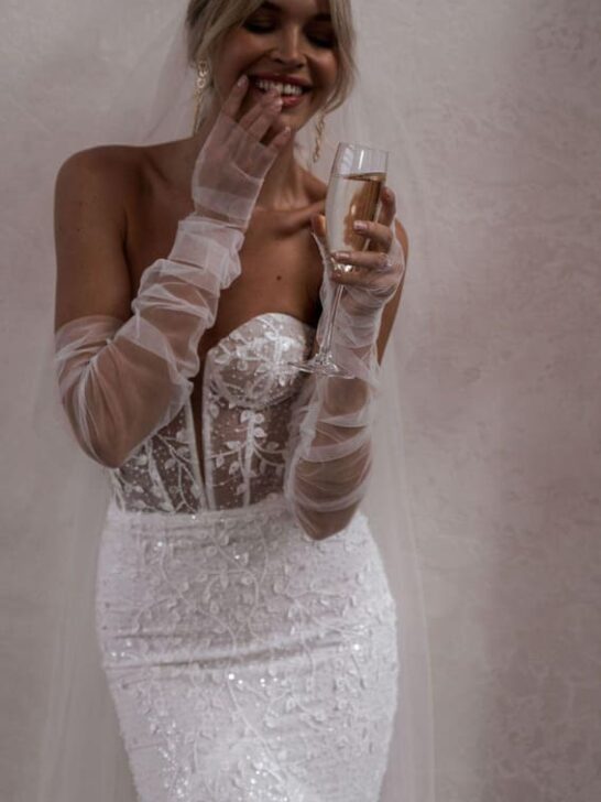 25 Stunning White Fingerless Bridal Gloves You Have to See